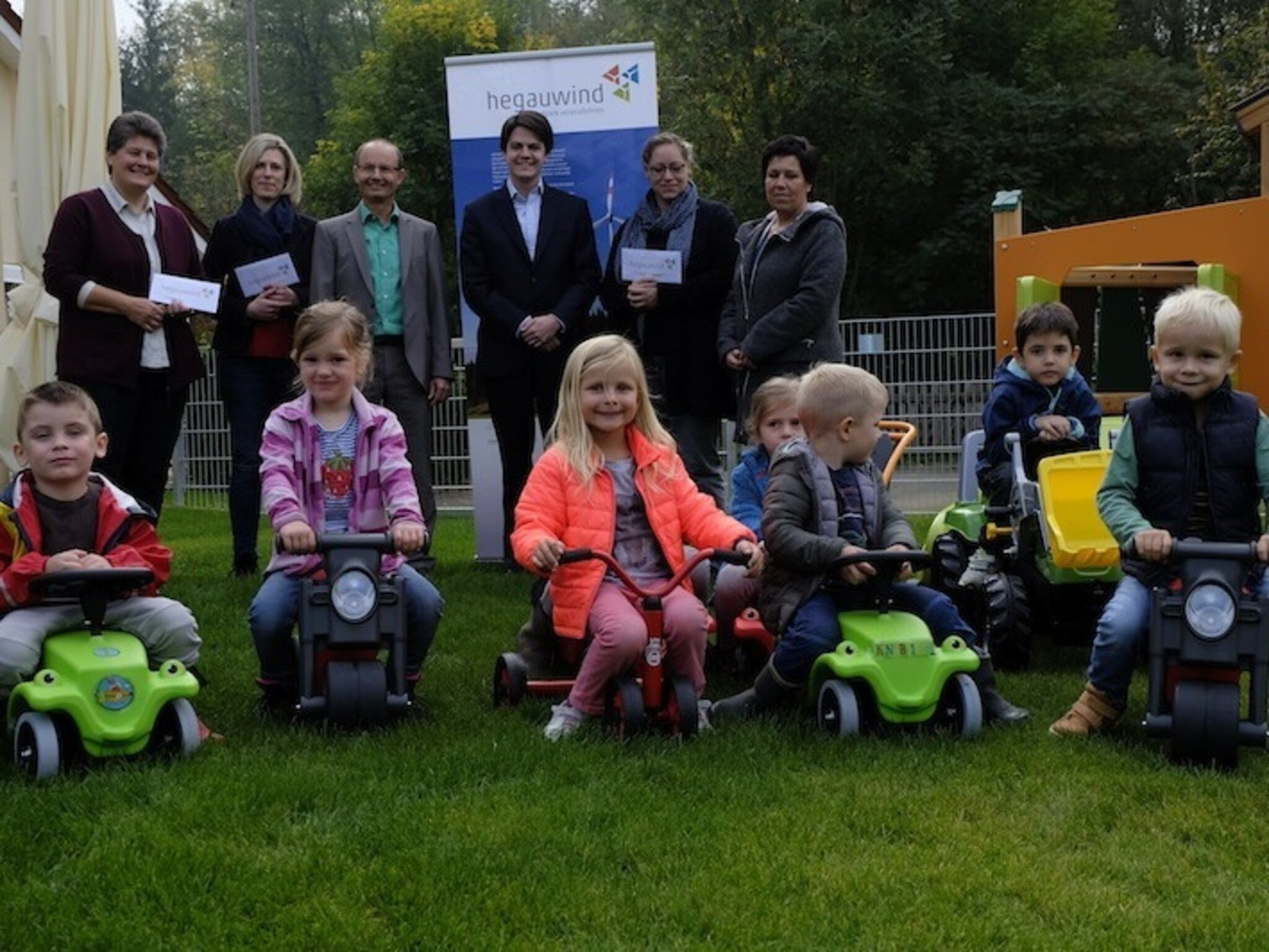 Tengener Kindergärten freuen sich über Spende: Hegauwind macht Tengener