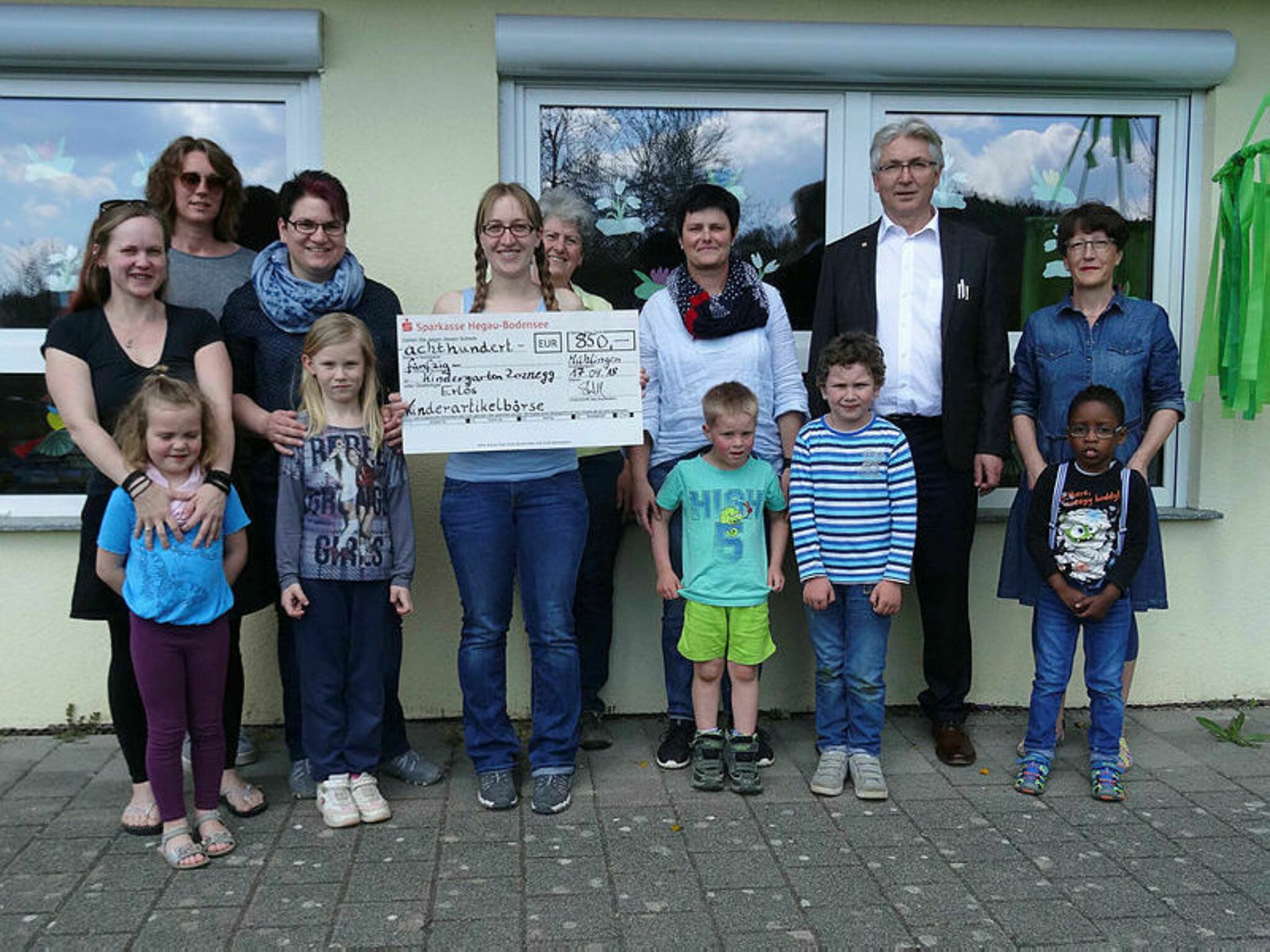  Börse unterstützt Team in Zoznegg: Spende an den Kindergarten - Stockach Motiv 