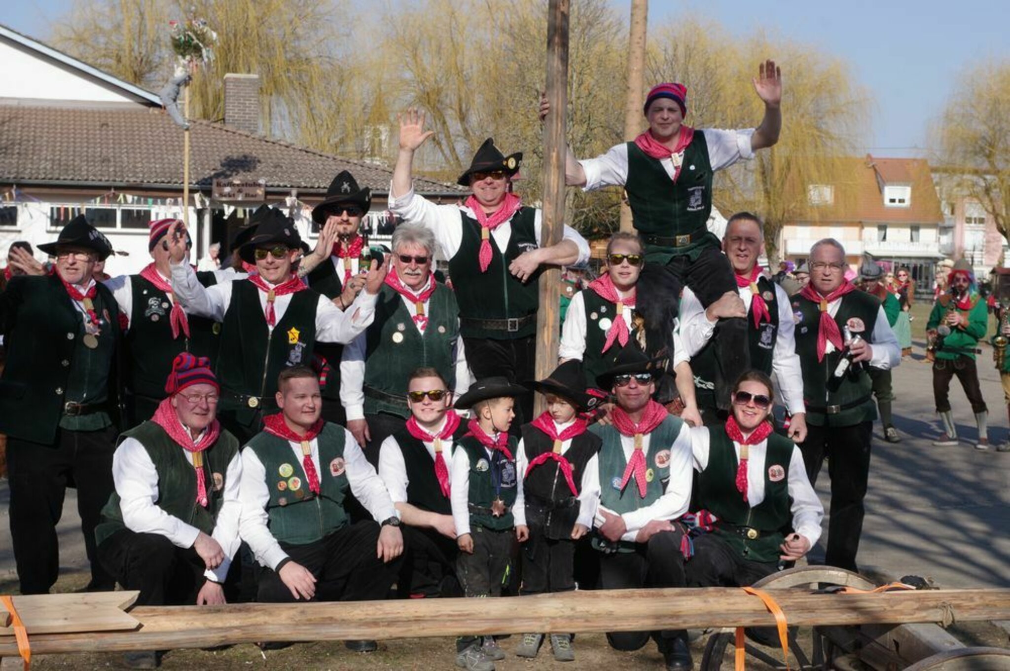 Doch ein Narrenbaumstellen am Schmotzigen Donnerstag ermöglicht ...