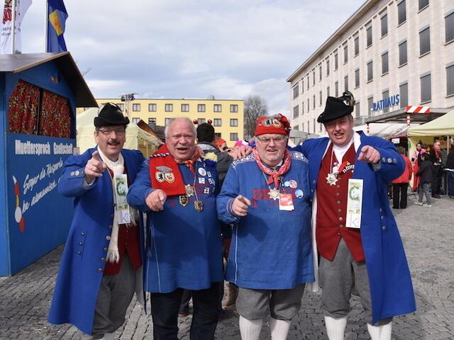 Närrischer Jahrmarkt | Foto: Hoorig auf 125 Jahre Närrischen Jahrmarkt v.l.: Zunftkanzler Ali Knoblauch und die drei letzten Marktmeister der Poppele, Wolfgang Denzel, Jogi Kohnle und Rainer Maier. swb-Bild: stm