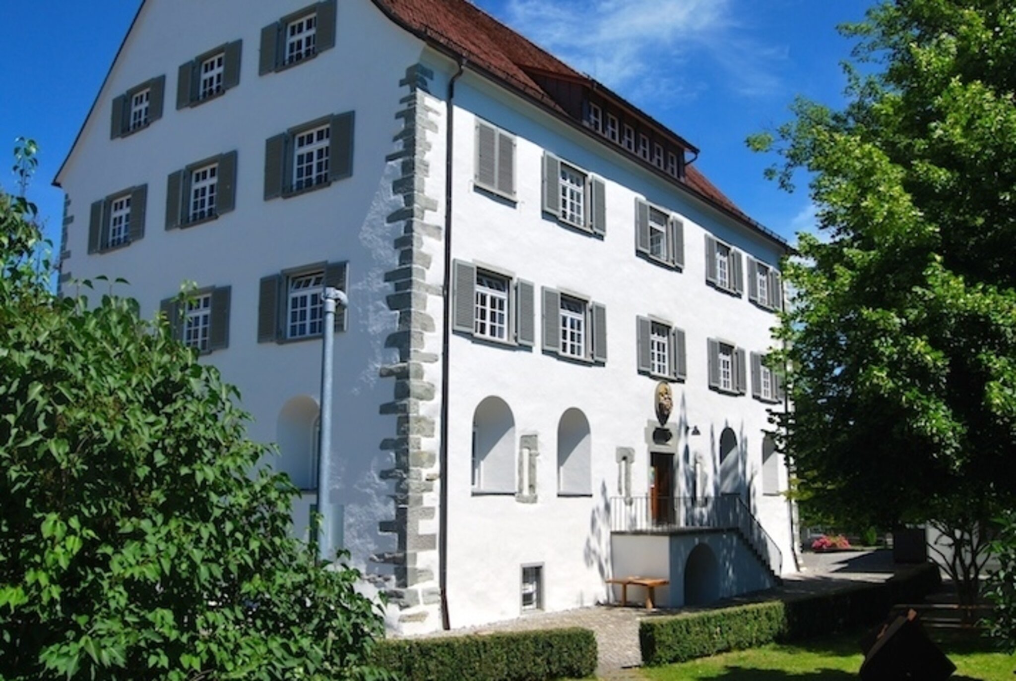 Nese Erikli: Schulinfrastruktur ist wichtiges Anliegen des Landes ...