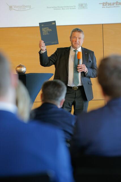 Der Vorsitzende der IBK, Regierungsrat Alfred Stricker vom Kanton Appenzell Ausserrhoden bei der offiziellen Eröffnung der S7 am 26. März.