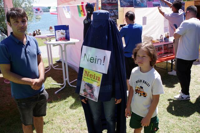 Burka-Protestlauf für die Frauen in Afghanistan beim Internationalen Tag in Radolfzell.