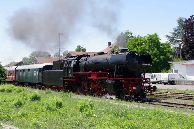 Wieder mächtig unter Dampf – die Museumsbahn von Etzwilen nach Singen.