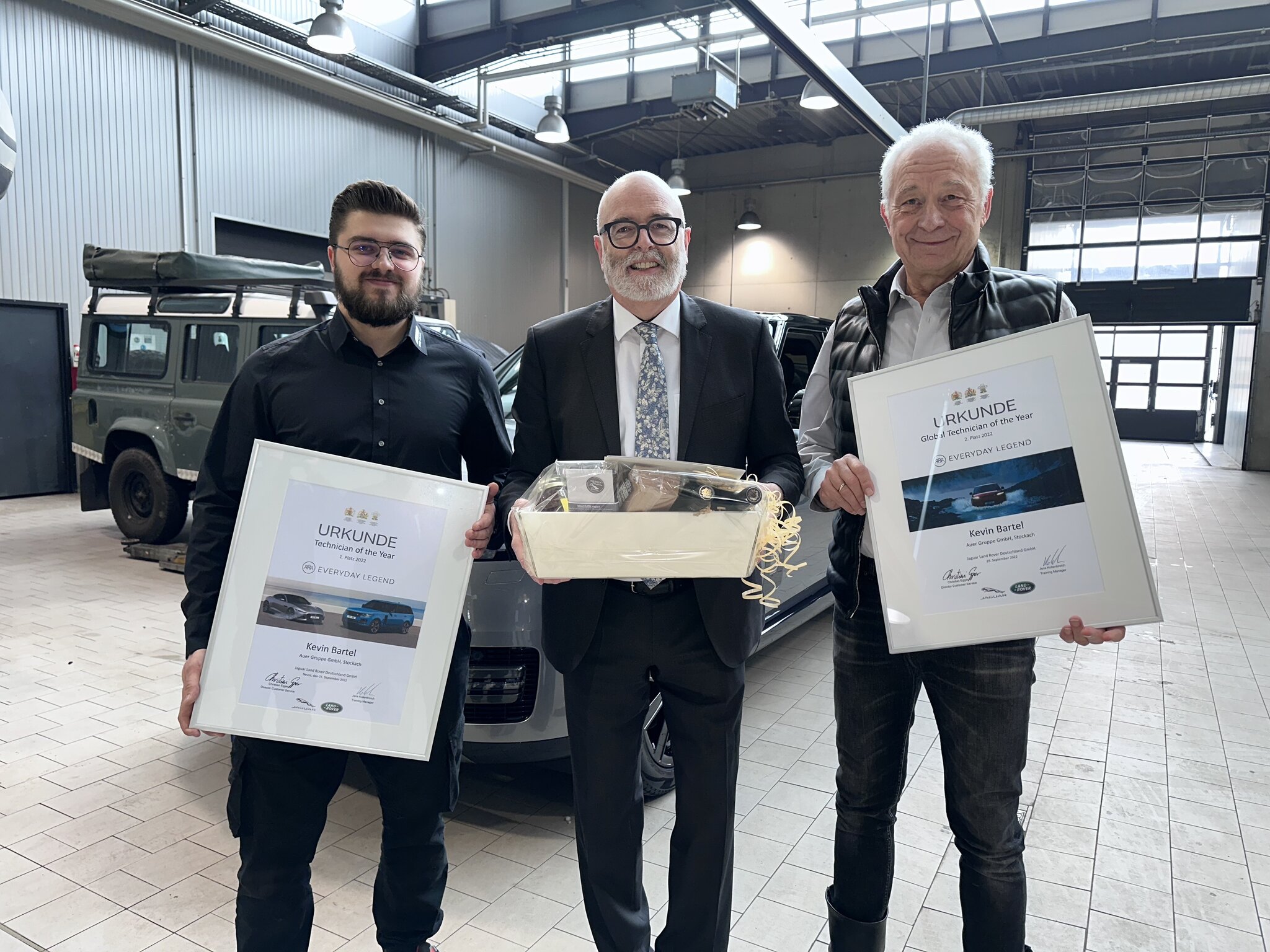 Auszeichnung von Rover an die Auer-Group: Kevin Bartel als bester ...