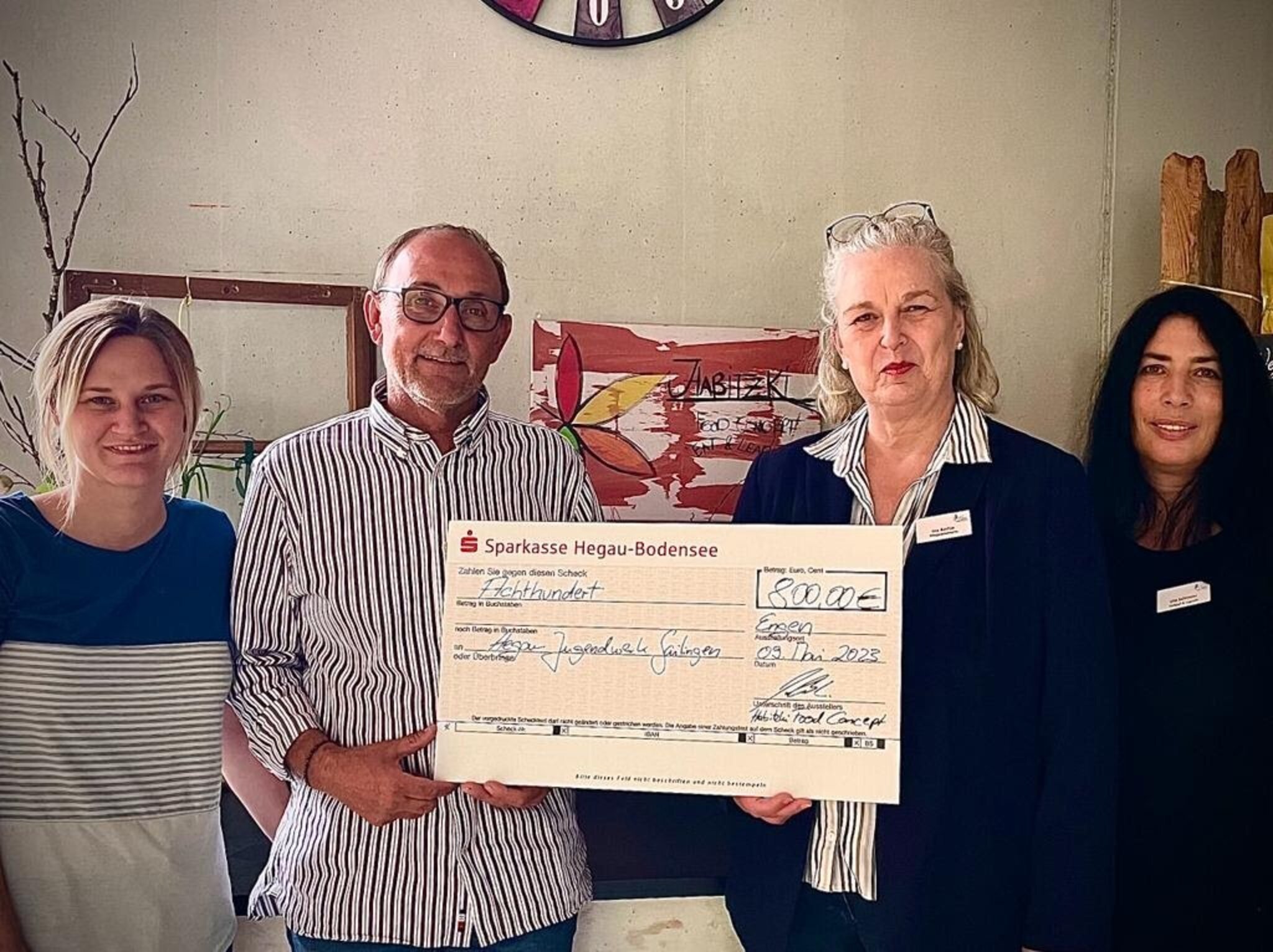 Wichtiger Zustupf fürs HegauJugendwerk Viele Brezeln für