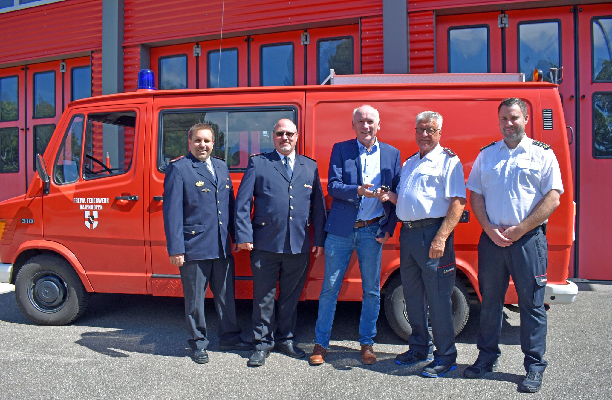 Spende der Gemeinde Horn Ein Spritzenfahrzeug für Kobeljaky Singen