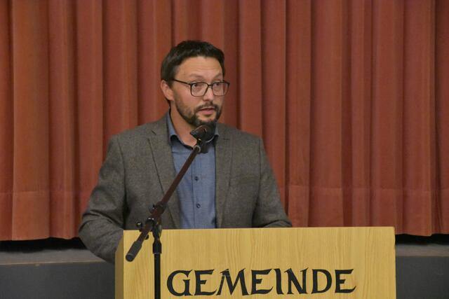 Ralf Siegmund bei der Bekanntgabe des vorläufigen Wahlergebnisses. | Foto: Philipp Findling