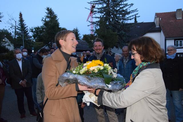 Glückwünsche nach der gewonnenen Wahl für Vera Schraner | Foto: Ute Mucha