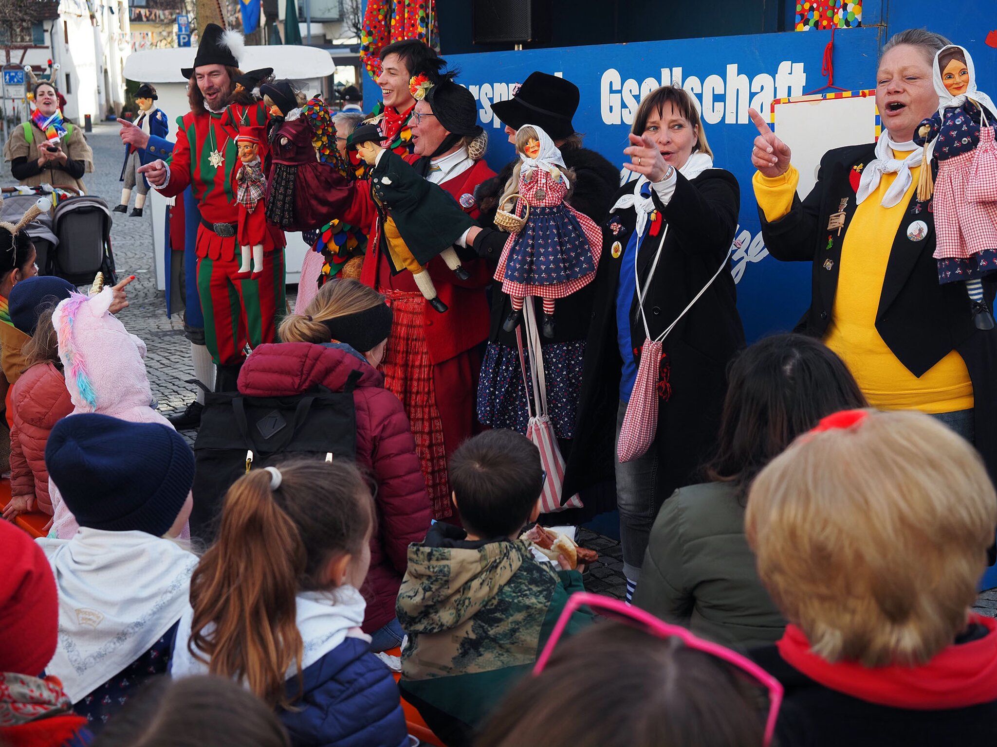 Toller Närrischer Jahrmarkt in Singen: Schwere Schlachten um den Panama ...