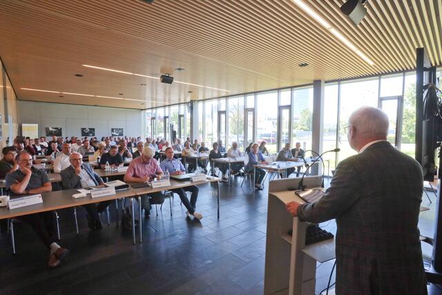 Blick in die Vollversammlung in der Bildungsakademie Singen. | Foto: Oliver Hanser