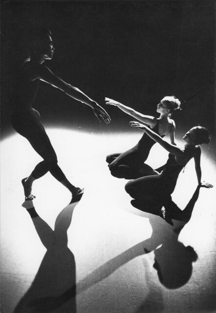 Eine Impression von Modern Dance mit Profitänzern in der Färbe aus dem Jahr 1987 | Foto: Bruno Bührer
