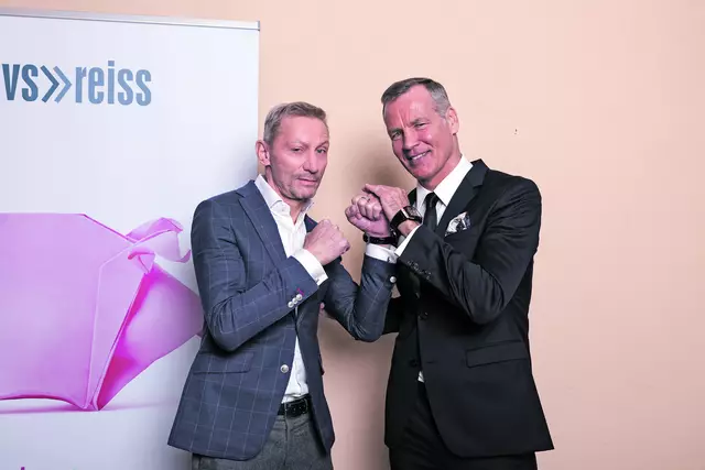 Alle Gäste werden herzlich Willkommen geheißen. Hier begrüßt Dieter Faller Henry Maske, der zu einem Mitarbeiterevent eingeladen worden war. | Foto: PVS Reiss