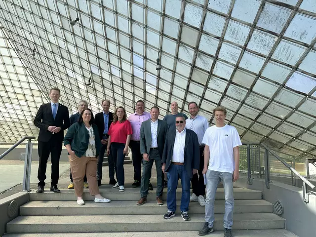 Veranstalter und Beteiligte am Radolfzeller Konzertsegel, wo vom 4. bis 7. Juni wieder das Seefestival stattfindet.  | Foto: Stadt Radolfzell