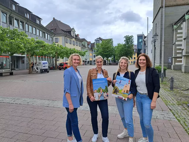 Das Team des Tourist- und Stadtmarketing in Radolfzell freut sich auf die anstehenden Projekte im Sommer: (von links) Geschäftsführerin Regina Brusewitz, Laila Hagenmeyer, Sarah Ulrich und Simone Jerg. | Foto: Sebastian Ridder