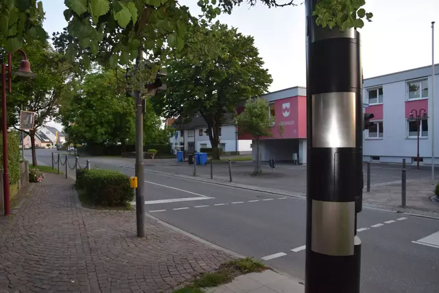 Der Blitzer an der Hauptstraße in Volkertshausen hat laut den Gemeinderatsmitglieder schon etwas zur Verkehrsberuhigung beigetragen. | Foto: Sebastian Ridder