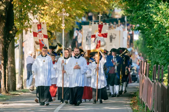 Einer der Höhepunkte des Hausherrenfestes ist die Prozession zu Ehren der drei Radolfzeller Schutzpatrone am Hausherrensonntag. | Foto: Thomas Niedermüller