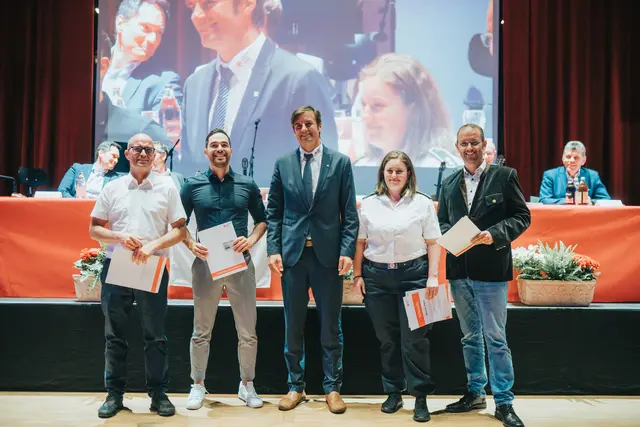 Von links, Dr. Andreas Stark (stv. Vorsitzender OV-Bodman-Ludwigshafen), BM Christoph Stolz (Vorsitzender OV-Bodman-Ludwigshafen), Zeno Danner (Kreisvorsitzender), Nicole Peter (Kreisbereitschaftsleiterin) BM Stefan Keil (stv. Vorsitzender OV-Steißlingen-Orsingen), entschuldigt Sascha Hajduk (stv. Kreisbereitschaftsleiter). | Foto: Deutsches Rotes Kreuz – Kreisverband Landkreis Konstanz