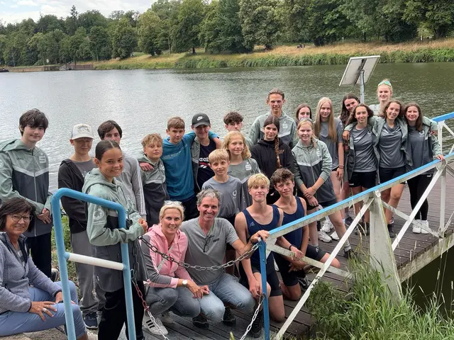 Gleich mehrfach Edelmetall brachten die Rudererinnen und Ruderer des Friedrich-Hecker-Gymnasiums bei Jugend trainiert für Olympia aus Bietigheim-Bissingen mit.  | Foto: Touchi FHG