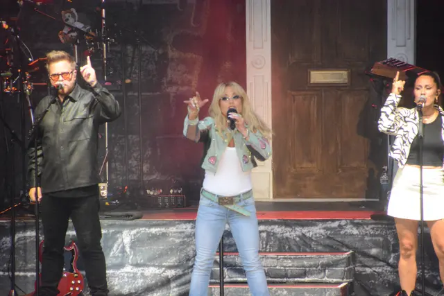 Mit Anastacia war zum Abschluss des diesjährigen Hohentwielfestivals ein echter Weltstar zu Gast auf dem Rathausplatz.  | Foto: Philipp Findling