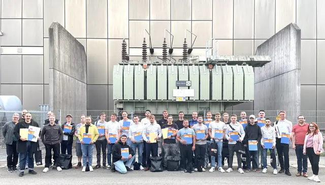 von links: Georg Hiltner (Geschäftsführer Handwerkskammer Konstanz), Robert Faden, Andreas Strohmaier, Stefan Fierz, Max Buhl, alle Absolventen, Benjamin Kaut, Marilena Mangili | Foto: Thomas Czogalla