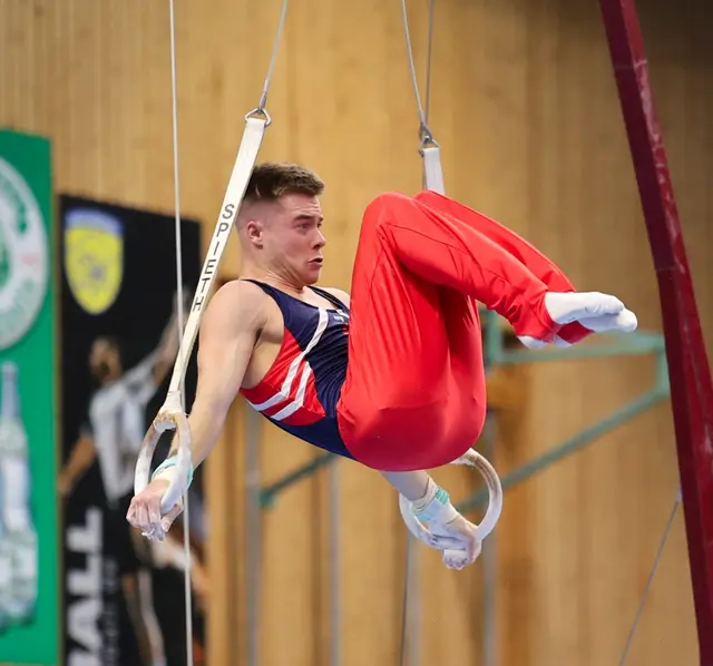 Juilan Weller, hier an den Ringen, war beim verdienten Auftaktsieg der Turnerriege StTV Singen mit 14 Punkten deren Topscorer. | Foto: StTV Singen