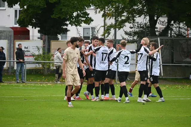 Trotz gerade in der ersten Halbzeit couragierter Leistung musste sich der Türkische SV Singen im Oberliga-Heimspiel gegen den VfR Aalen mit 0:3 geschlagen geben.  | Foto: Philipp Findling