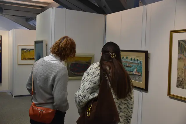 Noch bis zum 26. Oktober können die Besucher in der Hilzinger Kunstausstellung "40 Jahre Kunst &amp; Kultur" einen Querschnitt aus dem Schaffen und Wirken der Förderkreises Kunst &amp; Kultur Hilzingen erleben.  | Foto: Philipp Findling