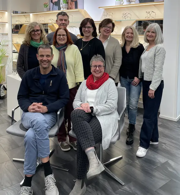 Der Vorstand und Teil des Stiftungsrats vom Kulturförderkreis Singen-Hegau. | Foto: Kulturförderkreis Singen-Hegau