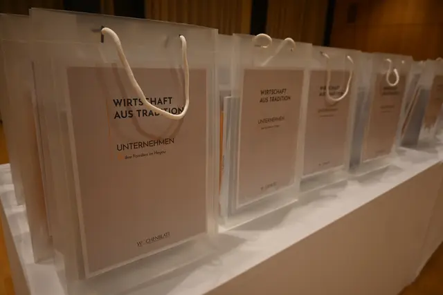 Das neue Buch zum Familienunternehmen-Projekt des WOCHENBLATTs. | Foto: Tobias Lange