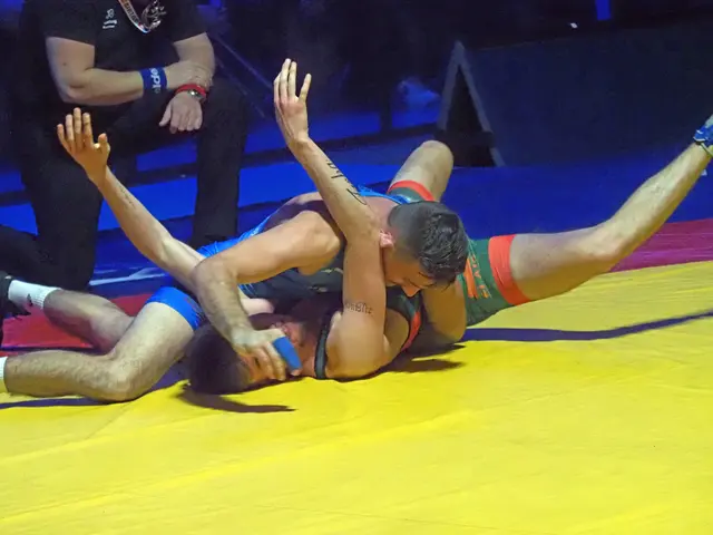 Jannik Köpsel benötigte gerade mal 20 Sekunden, im Kampf gegen Niclas Auber, um diesen auf die Schultern zu zwingen. Das war ein Auftakt nach Maß im Auswärtskampf gegen den AV Hardt 2 am Freitagabend vor einer erstklassigen Publikumskulisse. | Foto: KSV Gottmadingen/ Oliver Fiedler