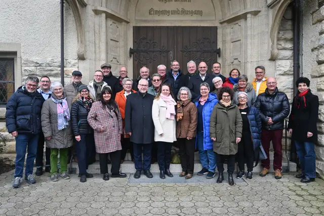 Viele Helferinnen und Helfer sorgen dafür, dass auch die neunte Vesperkriche vonstatten gehen kann. Sie geben Geld, Material, Räume oder Arbeitszeit. | Foto: Tobias Lange