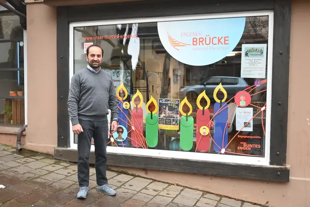 Der Verein „Unser buntes Engen“ unterstützt unter anderem Menschen, die neu in Engen angekommen sind. Hier wird eine Brücke gebaut, damit das Ankommen in der Gesellschaft gut wird.  | Foto: swb-Bild: Juleda Kadrija