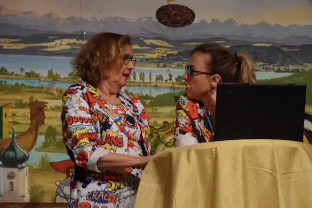 Bettina Frauz und Ina Karrer präsentierten ihre Firma „Love Maschines – Mögginger für gewisse Stunden“. | Foto: Achim Holzmann