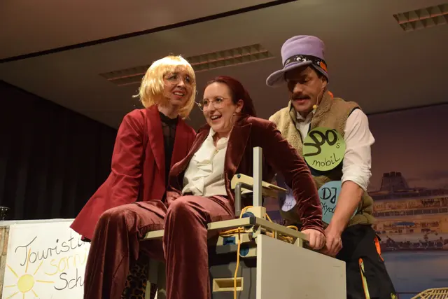 Im Tourismusbüro: «Nirgends ist es schöner als in Schienen selbst». | Foto: Achim Holzmann