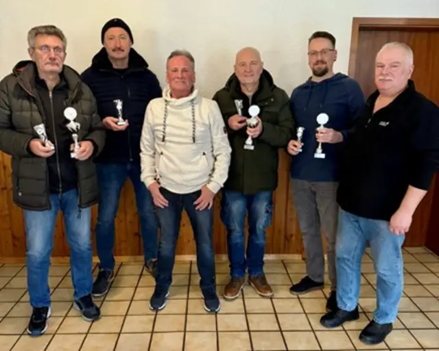 Gruppenfoto der Preisträger von links: Peter Mack, Eduard Scholl, Willi Klassen, Erik Schiballo, Thomas Suchy und Peter Freiheit. | Foto: Lisa Kolodziej