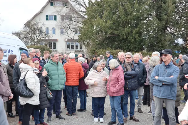 Ein großer Andrang herrschte zur Besichtigung des neuen gefördeten Wohnraum in der Johann-Georg-Fahr-Straße in Gottmadingen. | Foto: Juleda Kadrija