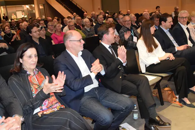 Die Gäste von links nach rechts:    Veronika Netzhammer, OB Bernd Häusler, Manuel Hagel, Anna-Lena Stetter, (Ehegattin CDU-Landtagskandidat Christoph Stetter), der Bundestagsabgeordneten Andreas Jung und der CDU Ortsvorsitzender Daniel Petzold. | Foto: Achim Holzmann