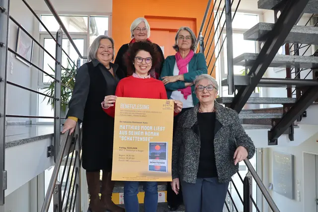 Freuen sich auf die bevorstehende Benefizlesung. (Von links): Barbara Oppermann (Koordinatorin der Veranstaltung), Brigitte Ossege-Eckert (Fachbereichsleitung Beratungsangebote Caritasverband Singen-Hegau e.V.), Eva Kraus (Präsidentin ZONTA-Club), Waltraud Reichle (Koordinatorin Fond "Frauen in finanzieller Not") und Ulrike Roczyn (Präsidentin ZONTA-Club). | Foto: Juleda Kadrija