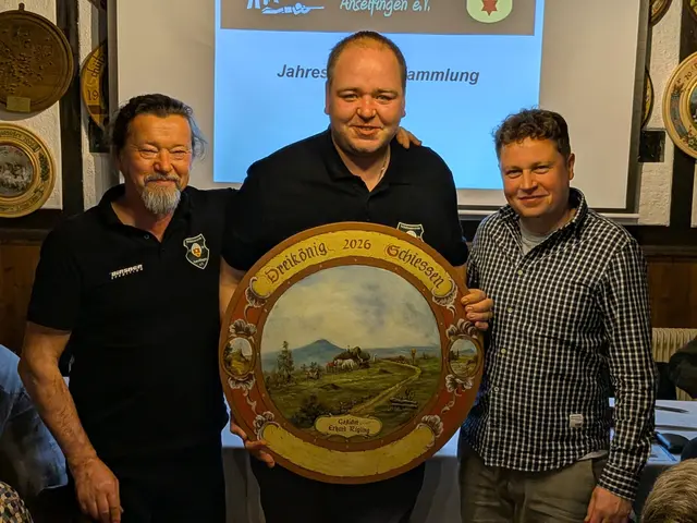 Personen auf Bild Dreikönigsschützen: links Platz 3 Edwin Wendt, Mitte Platz Eins Markus Mayer, rechts Platz zwei Florian Bogenschütz. | Foto: Schützenverein Anselfingen