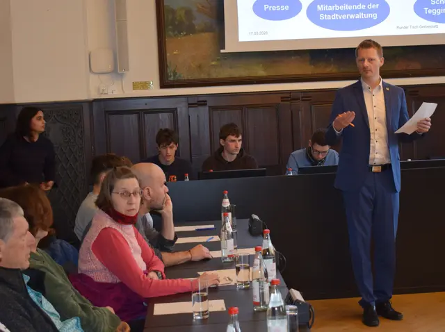 Bei einem Konfliktgespräch kürzlich im Bürgersaal ging es um den «Runden Tisch Gerberplatz». Oberbürgermeister Simon Gröger erklärte die Zukunft des Platzes weiterhin als «Chefsache». Die Stadtverwaltung und der Gemeinderat arbeiten mit Hochdruck daran, zeitnah konkrete und gezielte Maßnahmen umzusetzen. | Foto: Achim Holzmann