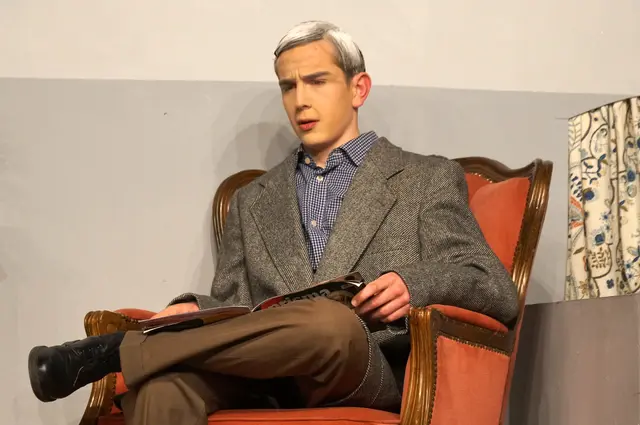 Mr. Boyle (Marvin Karg), ein spleeniger und hochbetagter Richter lässt an nichts ein gutes Haar… | Foto: Constanze Wyneken