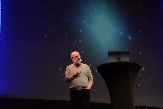 Harald Lesch zeigte auf, welche absurd unwahrscheinlichen Umstände dazu geführt haben, dass der Planet Erde lebensfreundlich geworden ist. | Foto: Sebastian Ridder