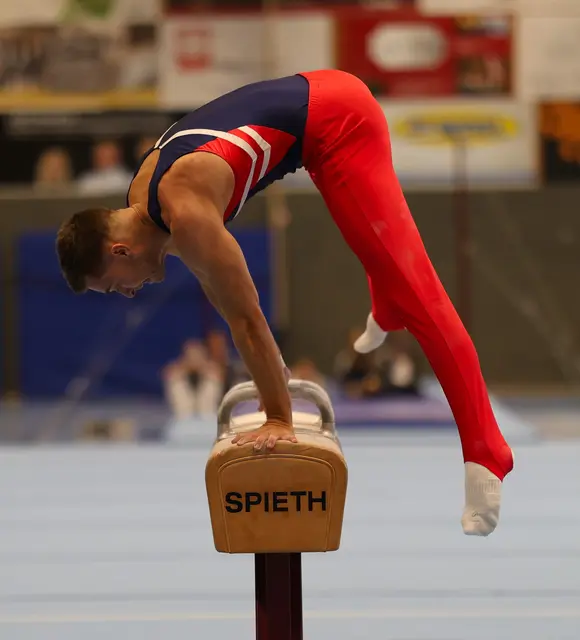 Tim Leitenmair am Seitpferd | Foto: StTV Singen