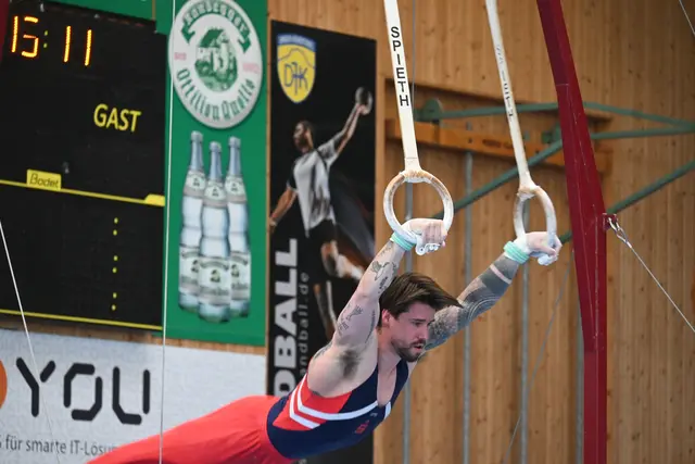 Singens Gastturner Casimir Schmidt (hier an den Ringen) wurde mit 16 Scorerpunkten der Topscorer an diesem Wettkampftag.  | Foto: Philipp Findling