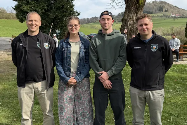 Die Sieger vom Anselfinger Osterschießen (von links): Sportwart Dimitri Eisenmann, Platz 1 Damen Sophia Bürkenhalde, Platz 1 Herren Nico Just und Kassier Florian Bogenschütz | Foto: Schützenverein Anselfingen