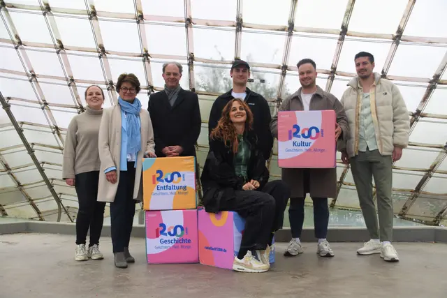 Freuen sich schon auf "1200 km/h - Rado feiert" (von links): Nina Herzog, Monika Laule, Erik Hörenberg, Tizian Bergmann, Julian Kaltschmitt, Johannes Tzschoppe und sitzend Jana Schneider. | Foto: Philipp Findling