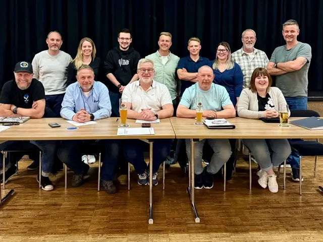 Die Vorstandschaft des Fanfarenzug Rielasingen-Arlen.
Hintere Reihe von links:
Andreas Auer, Jennifer Rudolph, Nicolas Bolduan, Benjamin Bernauer, Noel Hany, Saskia Thau, Thomas Leschinski, Mathias Thau.
Vordere Reihe von links:
Frank Herzog, Andreas Herzog, Roland Zimmermann, Thomas Kazmierczak, Kerstin Fiedler.
 | Foto: Fanfarenzug Rielasingen-Arlen