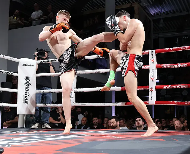 Nicolas Najden versetzt seinem Gegner, Jamal Gammal einen Tritt gegen den Kopf. Der Singener Kickboxer sicherte sich einen weiteren Meistertitel in diesem Kampf.
 | Foto: Rald Hasenohr