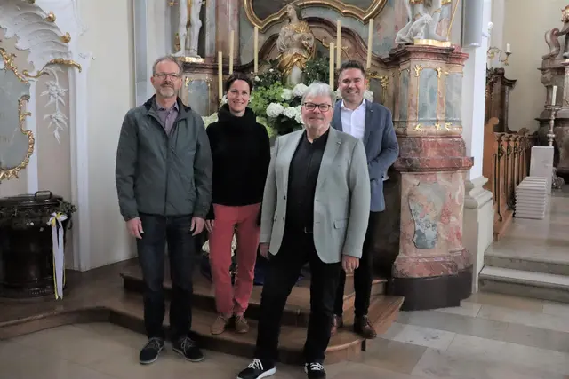 Sie freuen sich auf den bevorstehenden Barocksommer. Von links nach rechts: Dietmar Stephan, Andrea Manke, Georg Koch und Bürgermeister Holger Mayer. | Foto: Juleda Kadrija